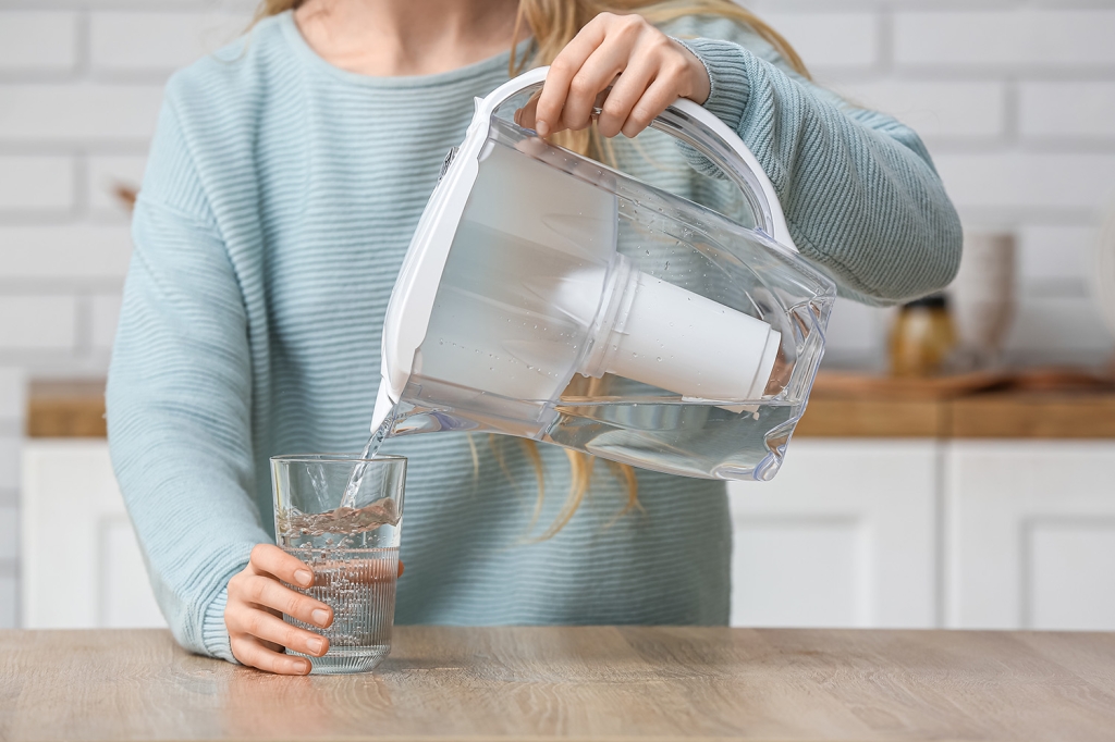 Sleek, Space-Saving Water Filter Pitcher – Ideal for Everyday Home Hydration